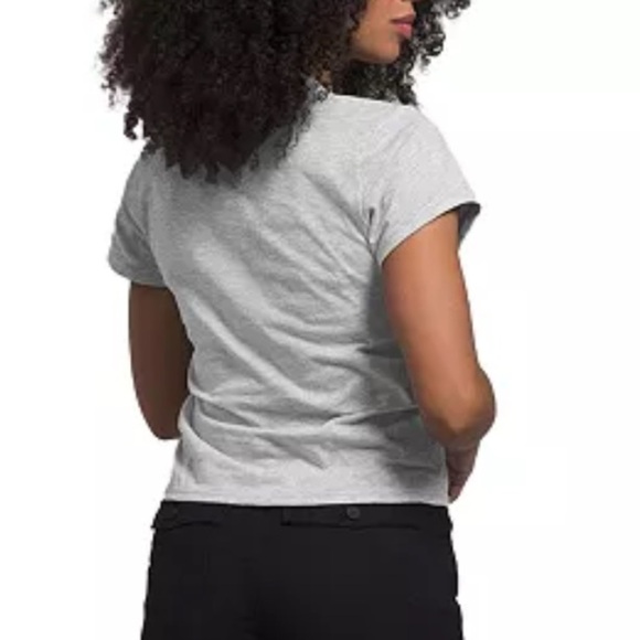NWT The North Face
Women's Evolution Cutie Cotton T-Shirt in light gray Sz XL - Picture 2 of 7
